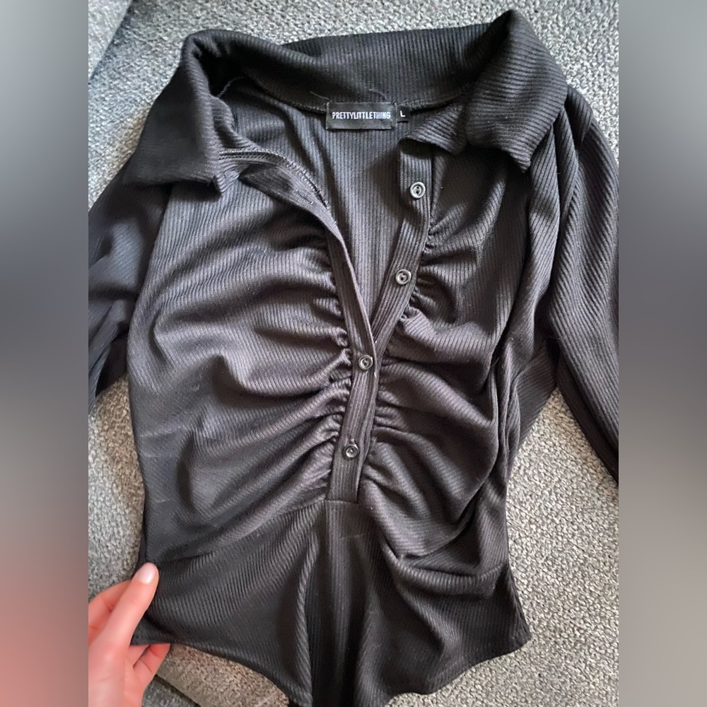 Never Worn Ruched Button Down Collared Black Plt … - image 2